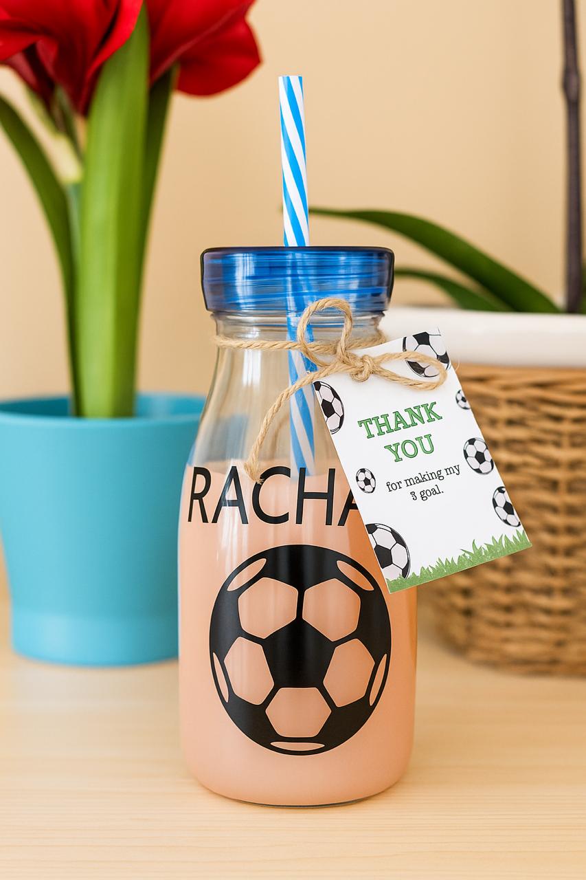 Personalised Milkshake Bottles com as a party favor - Football