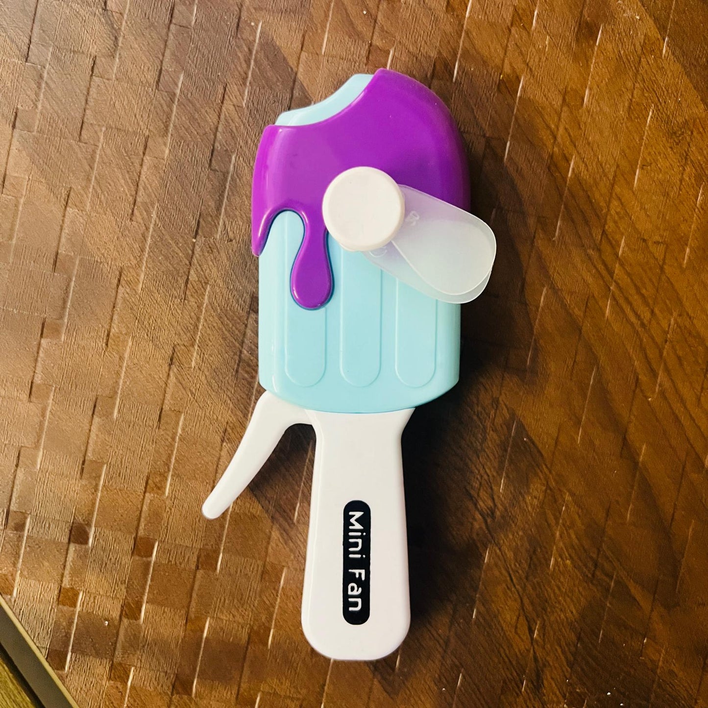 MINI FAN - Portable Hand driven Toy Fan without Battery, Kids Fan