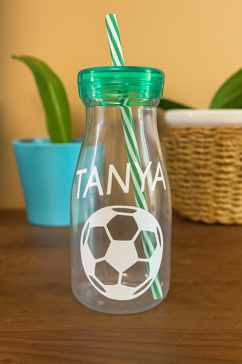 Personalised Milkshake Bottles com as a party favor - Football